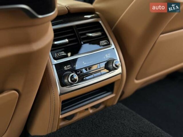 Черный БМВ 7 Серия, объемом двигателя 2.98 л и пробегом 75 тыс. км за 32500 $, фото 31 на Automoto.ua