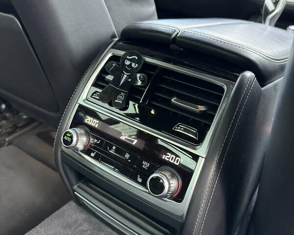 Черный БМВ 7 Серия, объемом двигателя 2.99 л и пробегом 197 тыс. км за 42500 $, фото 28 на Automoto.ua