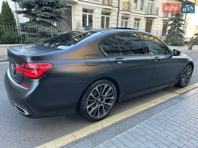 Черный БМВ 7 Серия, объемом двигателя 4.4 л и пробегом 220 тыс. км за 25500 $, фото 19 на Automoto.ua