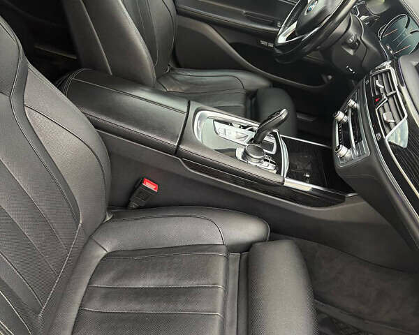 Черный БМВ 7 Серия, объемом двигателя 2.99 л и пробегом 175 тыс. км за 39550 $, фото 12 на Automoto.ua