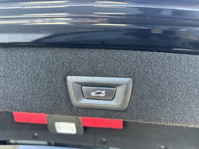 Чорний БМВ 7 Серія, об'ємом двигуна 3 л та пробігом 165 тис. км за 33700 $, фото 17 на Automoto.ua