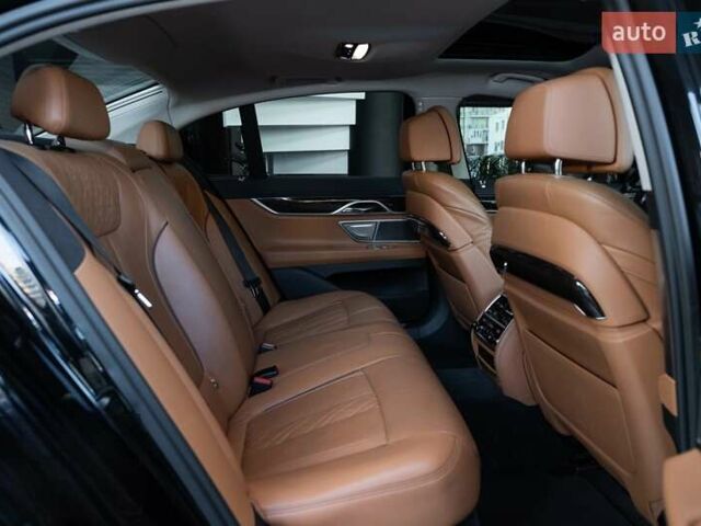 Черный БМВ 7 Серия, объемом двигателя 2 л и пробегом 110 тыс. км за 35000 $, фото 13 на Automoto.ua