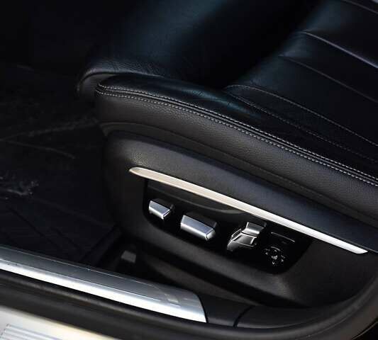 Черный БМВ 7 Серия, объемом двигателя 3 л и пробегом 185 тыс. км за 34500 $, фото 14 на Automoto.ua