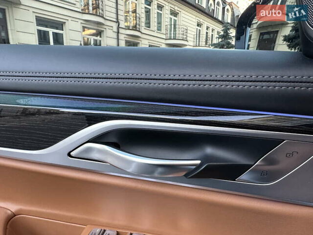Черный БМВ 7 Серия, объемом двигателя 4.4 л и пробегом 220 тыс. км за 25500 $, фото 37 на Automoto.ua