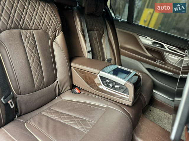 Черный БМВ 7 Серия, объемом двигателя 2.99 л и пробегом 178 тыс. км за 42500 $, фото 28 на Automoto.ua