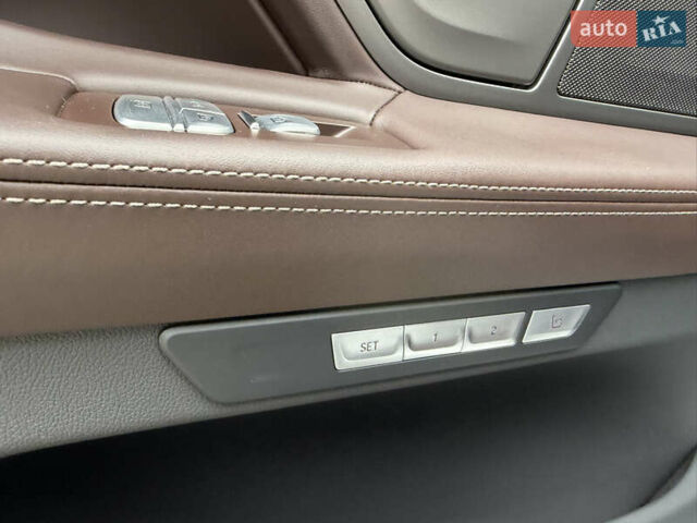 Черный БМВ 7 Серия, объемом двигателя 4.39 л и пробегом 18 тыс. км за 63000 $, фото 47 на Automoto.ua