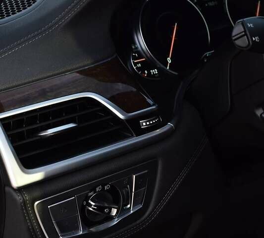 Черный БМВ 7 Серия, объемом двигателя 3 л и пробегом 185 тыс. км за 34500 $, фото 12 на Automoto.ua