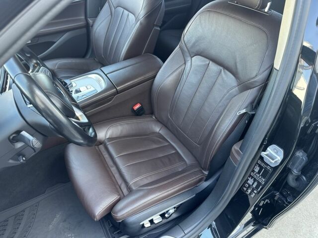 Чорний БМВ 7 Серія, об'ємом двигуна 3 л та пробігом 165 тис. км за 33700 $, фото 14 на Automoto.ua