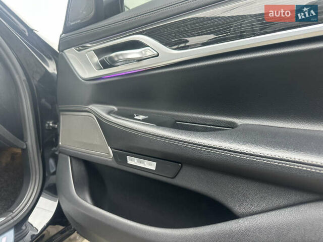 Черный БМВ 7 Серия, объемом двигателя 3 л и пробегом 185 тыс. км за 27000 $, фото 24 на Automoto.ua