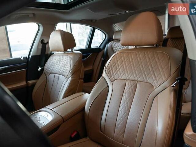 Черный БМВ 7 Серия, объемом двигателя 2 л и пробегом 110 тыс. км за 35000 $, фото 31 на Automoto.ua