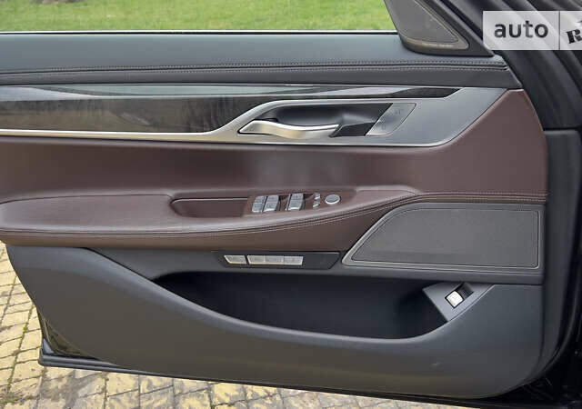 Чорний БМВ 7 Серія, об'ємом двигуна 2.99 л та пробігом 198 тис. км за 33000 $, фото 31 на Automoto.ua