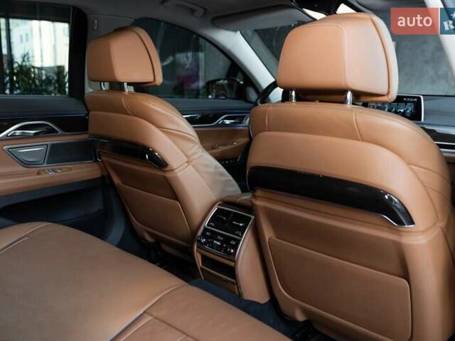 Черный БМВ 7 Серия, объемом двигателя 2 л и пробегом 110 тыс. км за 35000 $, фото 15 на Automoto.ua