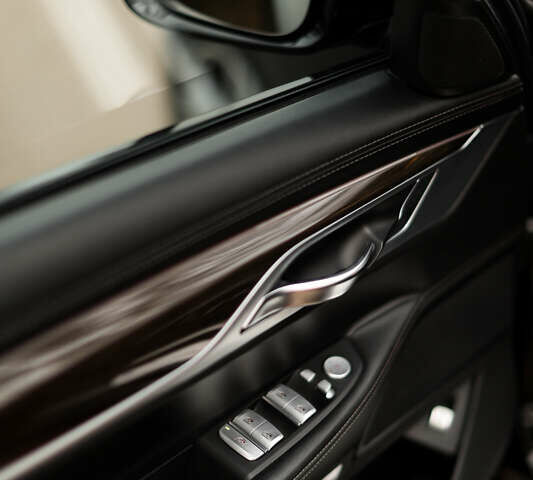 Черный БМВ 7 Серия, объемом двигателя 2.99 л и пробегом 138 тыс. км за 38700 $, фото 6 на Automoto.ua