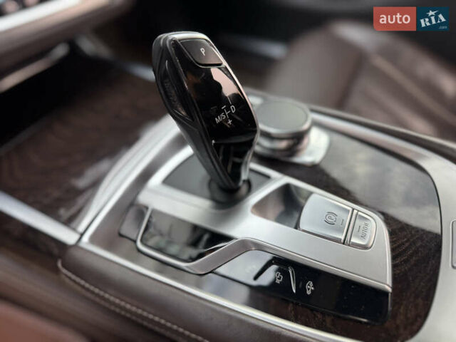 Черный БМВ 7 Серия, объемом двигателя 2.99 л и пробегом 178 тыс. км за 42500 $, фото 6 на Automoto.ua