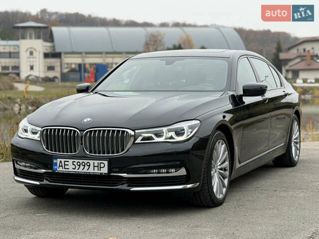 Черный БМВ 7 Серия, объемом двигателя 4.39 л и пробегом 18 тыс. км за 63000 $, фото 1 на Automoto.ua