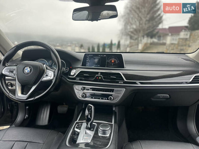 Черный БМВ 7 Серия, объемом двигателя 3 л и пробегом 185 тыс. км за 27000 $, фото 31 на Automoto.ua