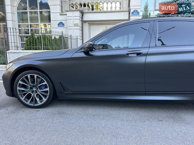 Черный БМВ 7 Серия, объемом двигателя 4.4 л и пробегом 220 тыс. км за 25500 $, фото 56 на Automoto.ua