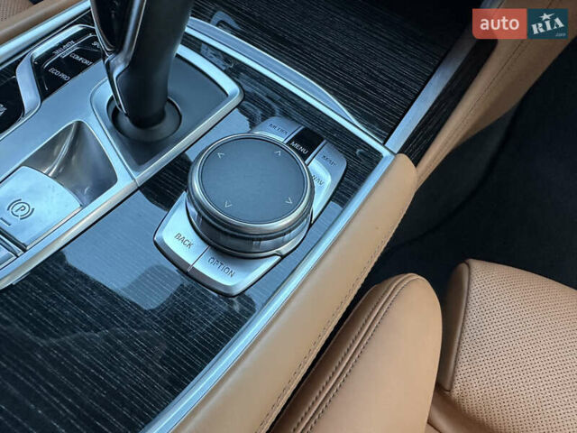 Черный БМВ 7 Серия, объемом двигателя 4.4 л и пробегом 220 тыс. км за 25500 $, фото 43 на Automoto.ua