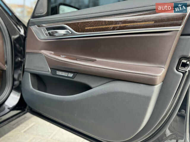 Черный БМВ 7 Серия, объемом двигателя 2.99 л и пробегом 178 тыс. км за 42500 $, фото 26 на Automoto.ua