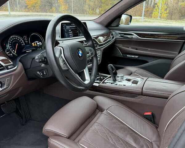 Черный БМВ 7 Серия, объемом двигателя 4.39 л и пробегом 18 тыс. км за 63000 $, фото 30 на Automoto.ua