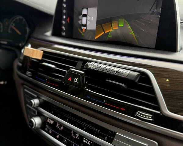 Чорний БМВ 7 Серія, об'ємом двигуна 2.99 л та пробігом 117 тис. км за 45000 $, фото 46 на Automoto.ua
