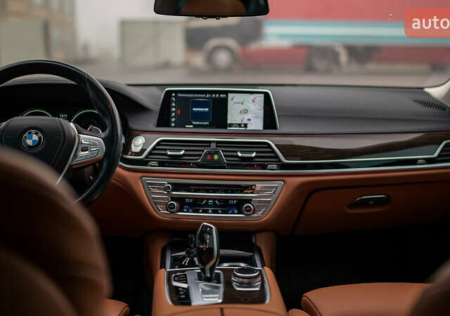 Черный БМВ 7 Серия, объемом двигателя 2.99 л и пробегом 243 тыс. км за 39000 $, фото 61 на Automoto.ua