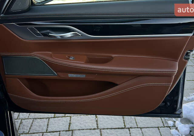 Черный БМВ 7 Серия, объемом двигателя 4.39 л и пробегом 30 тыс. км за 68000 $, фото 53 на Automoto.ua