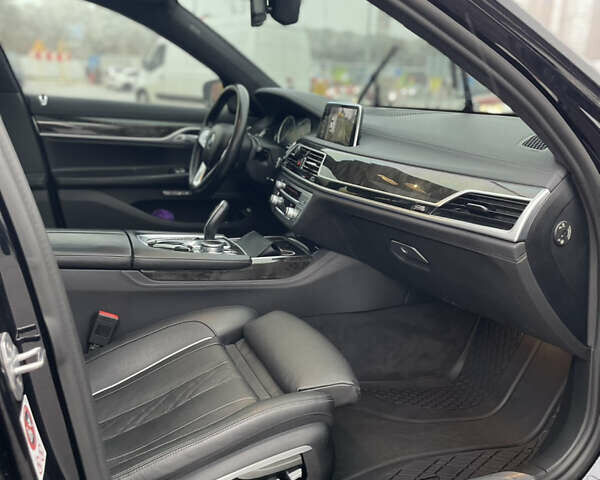 Черный БМВ 7 Серия, объемом двигателя 2.99 л и пробегом 186 тыс. км за 37500 $, фото 31 на Automoto.ua