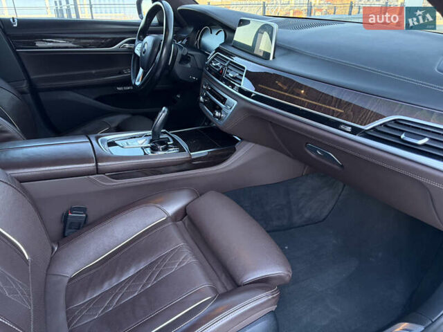 Черный БМВ 7 Серия, объемом двигателя 3 л и пробегом 160 тыс. км за 41500 $, фото 24 на Automoto.ua