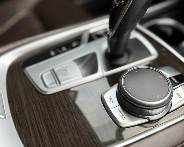 Чорний БМВ 7 Серія, об'ємом двигуна 2.99 л та пробігом 117 тис. км за 45000 $, фото 42 на Automoto.ua