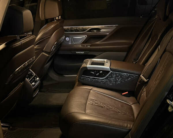 Черный БМВ 7 Серия, объемом двигателя 2.99 л и пробегом 125 тыс. км за 55600 $, фото 21 на Automoto.ua