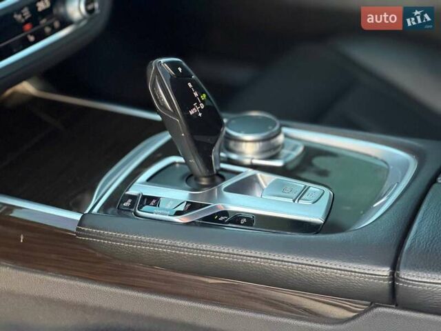 Черный БМВ 7 Серия, объемом двигателя 3 л и пробегом 130 тыс. км за 29000 $, фото 45 на Automoto.ua