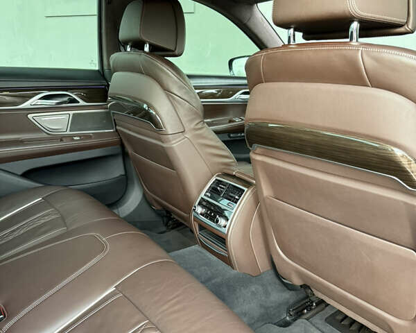 Чорний БМВ 7 Серія, об'ємом двигуна 2.99 л та пробігом 117 тис. км за 45000 $, фото 53 на Automoto.ua