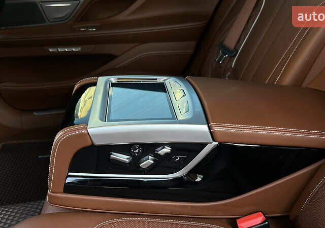 Черный БМВ 7 Серия, объемом двигателя 4.39 л и пробегом 30 тыс. км за 68000 $, фото 33 на Automoto.ua