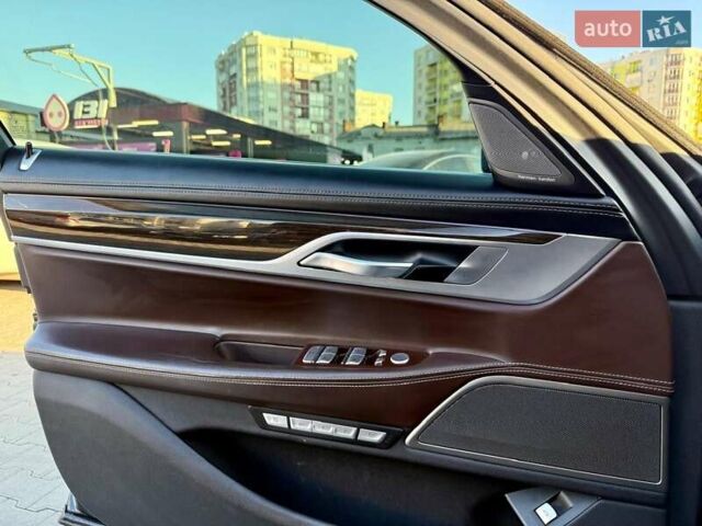 Черный БМВ 7 Серия, объемом двигателя 2.99 л и пробегом 116 тыс. км за 45000 $, фото 4 на Automoto.ua