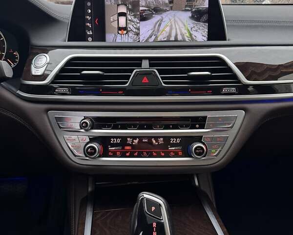 Чорний БМВ 7 Серія, об'ємом двигуна 2 л та пробігом 143 тис. км за 35000 $, фото 57 на Automoto.ua