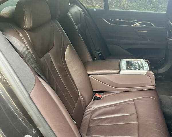 Черный БМВ 7 Серия, объемом двигателя 3 л и пробегом 218 тыс. км за 36500 $, фото 37 на Automoto.ua