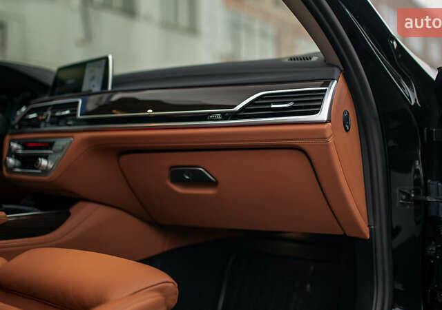 Черный БМВ 7 Серия, объемом двигателя 2.99 л и пробегом 243 тыс. км за 39000 $, фото 81 на Automoto.ua