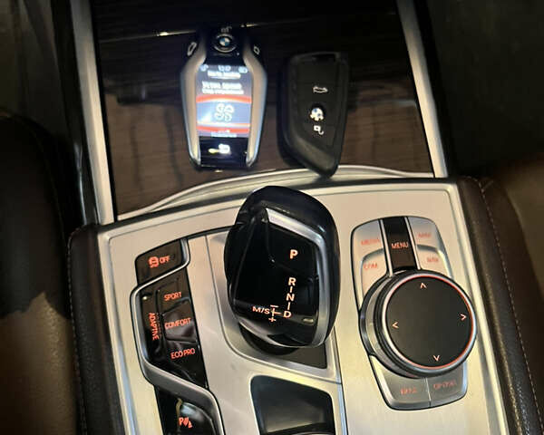 Черный БМВ 7 Серия, объемом двигателя 3 л и пробегом 218 тыс. км за 36500 $, фото 42 на Automoto.ua