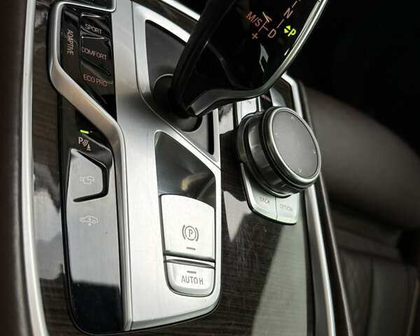 Чорний БМВ 7 Серія, об'ємом двигуна 2.99 л та пробігом 117 тис. км за 45000 $, фото 41 на Automoto.ua