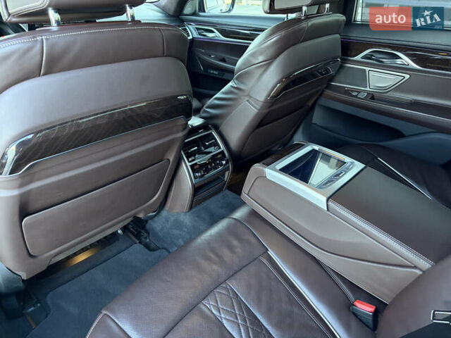 Черный БМВ 7 Серия, объемом двигателя 3 л и пробегом 160 тыс. км за 41500 $, фото 65 на Automoto.ua