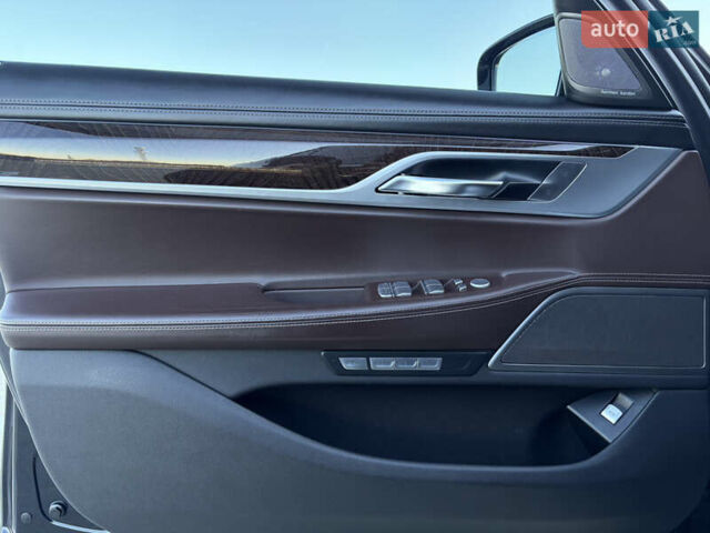 Черный БМВ 7 Серия, объемом двигателя 3 л и пробегом 160 тыс. км за 41500 $, фото 63 на Automoto.ua