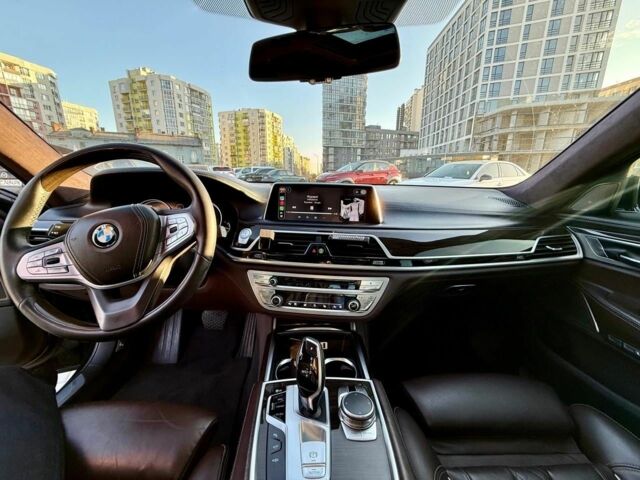 Черный БМВ 7 Серия, объемом двигателя 3 л и пробегом 117 тыс. км за 45000 $, фото 6 на Automoto.ua