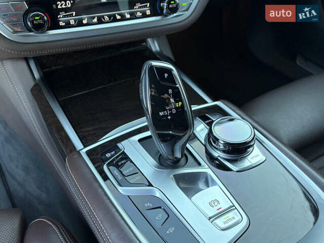 Черный БМВ 7 Серия, объемом двигателя 3 л и пробегом 160 тыс. км за 41500 $, фото 31 на Automoto.ua