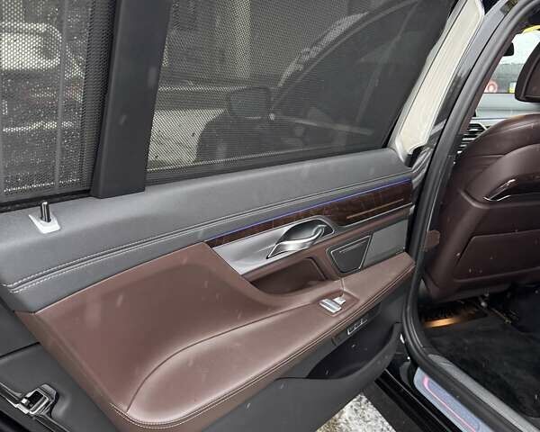 Чорний БМВ 7 Серія, об'ємом двигуна 2 л та пробігом 143 тис. км за 35000 $, фото 72 на Automoto.ua
