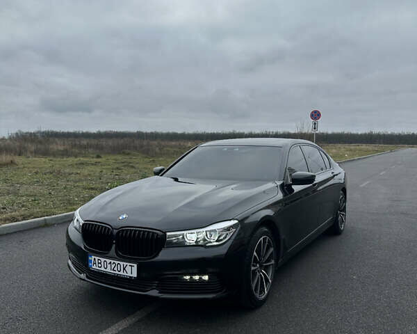 Черный БМВ 7 Серия, объемом двигателя 3 л и пробегом 150 тыс. км за 36000 $, фото 1 на Automoto.ua