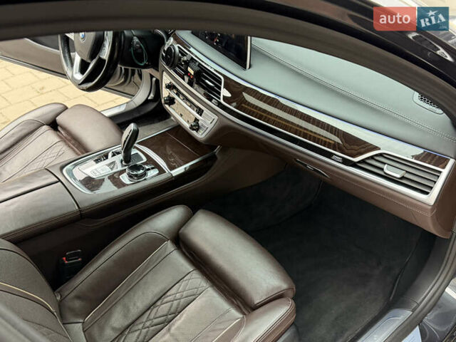 Черный БМВ 7 Серия, объемом двигателя 4.39 л и пробегом 157 тыс. км за 29700 $, фото 21 на Automoto.ua