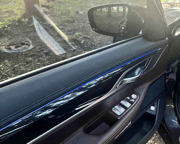 Черный БМВ 7 Серия, объемом двигателя 3 л и пробегом 218 тыс. км за 36500 $, фото 16 на Automoto.ua