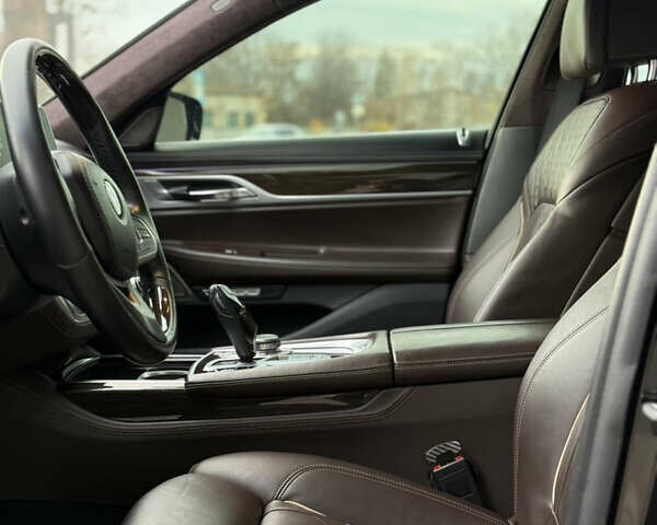 Чорний БМВ 7 Серія, об'ємом двигуна 2.99 л та пробігом 117 тис. км за 45000 $, фото 29 на Automoto.ua