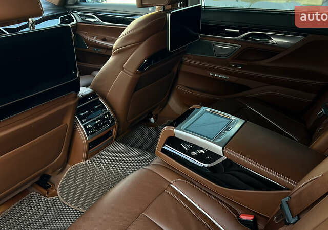 Черный БМВ 7 Серия, объемом двигателя 4.39 л и пробегом 30 тыс. км за 72000 $, фото 48 на Automoto.ua